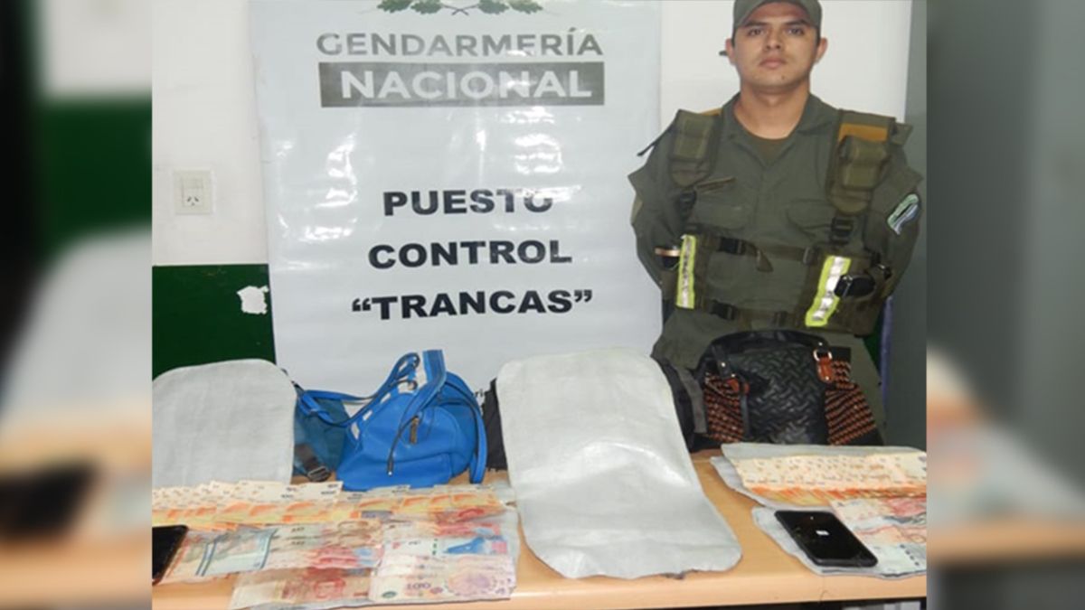 Además de la cocaina, los gendarmes les secuestraron a las involucradas dinero en efectivo y tres teléfonos celulares que serán incorporados a la causa por narcotráfico.