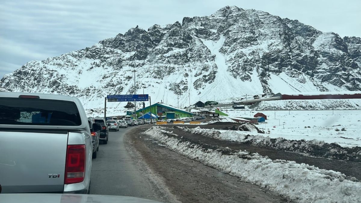 Los coordinadores del Paso Cristo Redentor habilitaron el túnel luego de casi tres días de nevadas. Imagen ilustrativa.