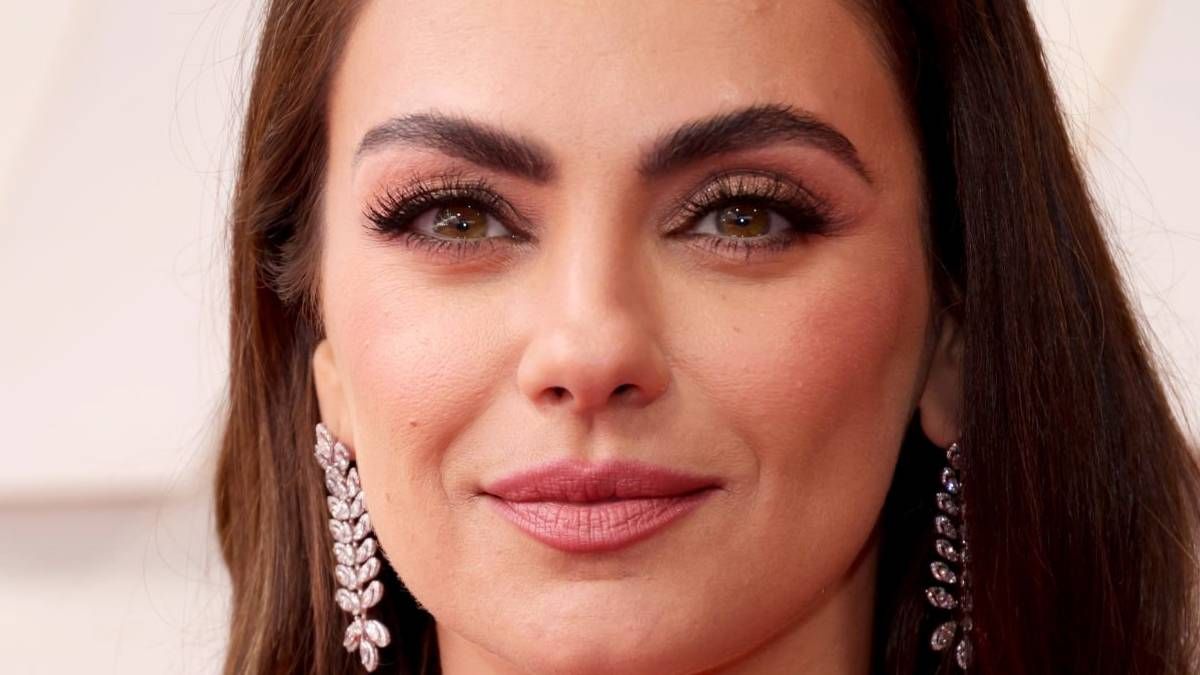 Mila Kunis arrasa en Netflix con Cuatro días más, la película más vista del momento.