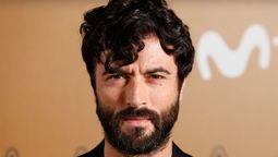 Excelente serie española. Es Mentiras con Javier Rey como protagonista principal.