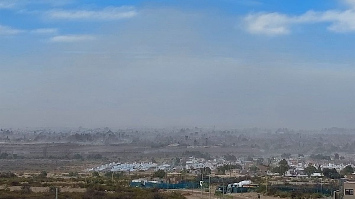 El Zonda ya bajó al Gran Mendoza y descenderá la temperatura