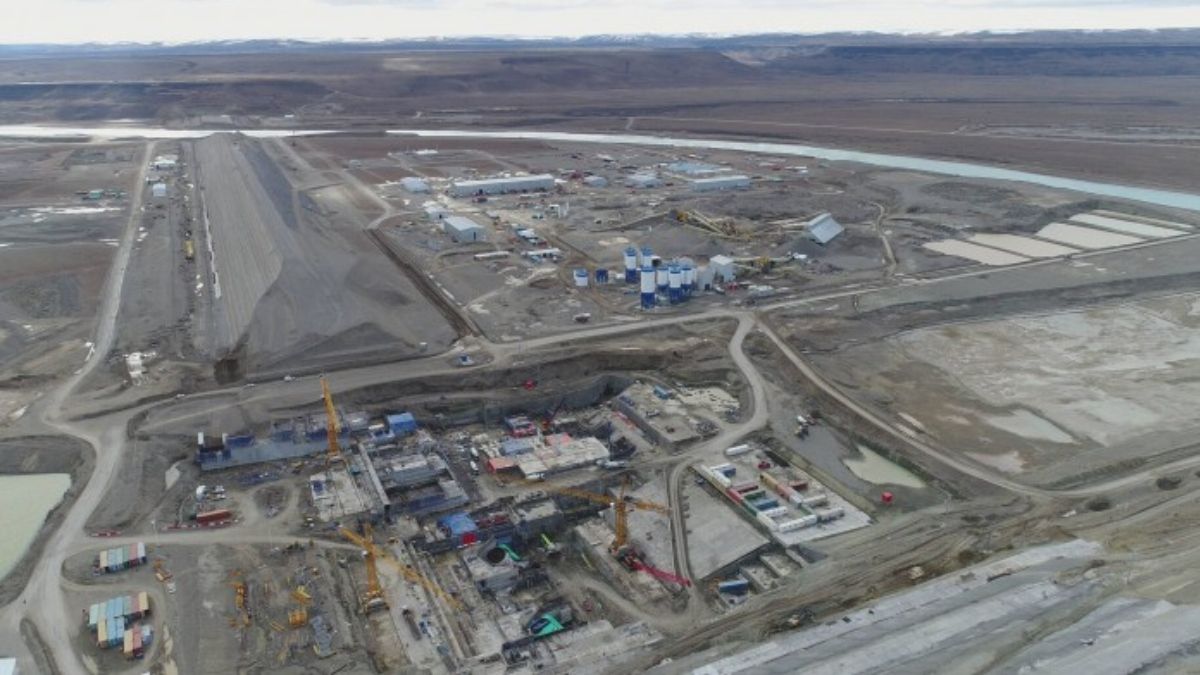 Vista aérea de la construcción de la central hidroeléctrica Jorge Cepernic en la provincia de Santa Cruz. Junto con la represa Néstor Kirchner, el retrasado proyecto -la mayor inversión china en infraestructuras en Argentina- ha sido objeto de críticas sobre su viabilidad. (Imagen: Alamy) Vista aérea de la construcción de la central hidroeléctrica Jorge Cepernic en la provincia de Santa Cruz. Junto con la represa Néstor Kirchner, el retrasado proyecto -la mayor inversión china en infraestructuras en Argentina- ha sido objeto de críticas sobre su viabilidad. (Imagen: Alamy)