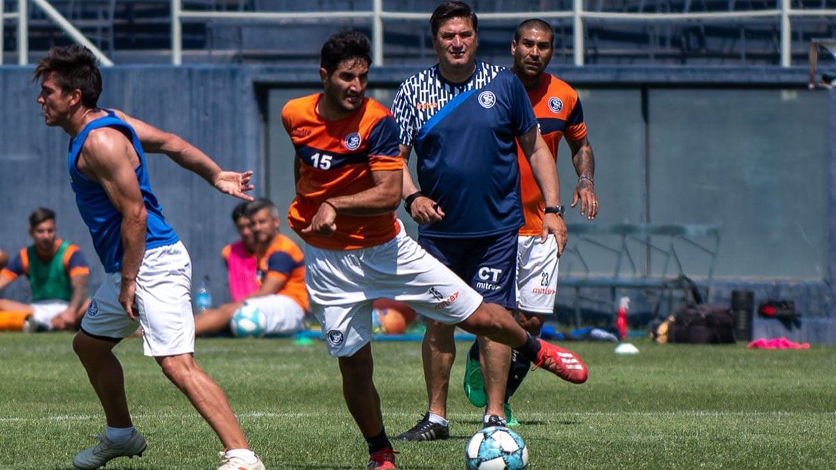 La Lepra hizo fútbol en el Gargantini. Foto: gentileza Osvaldo Gagliardi.