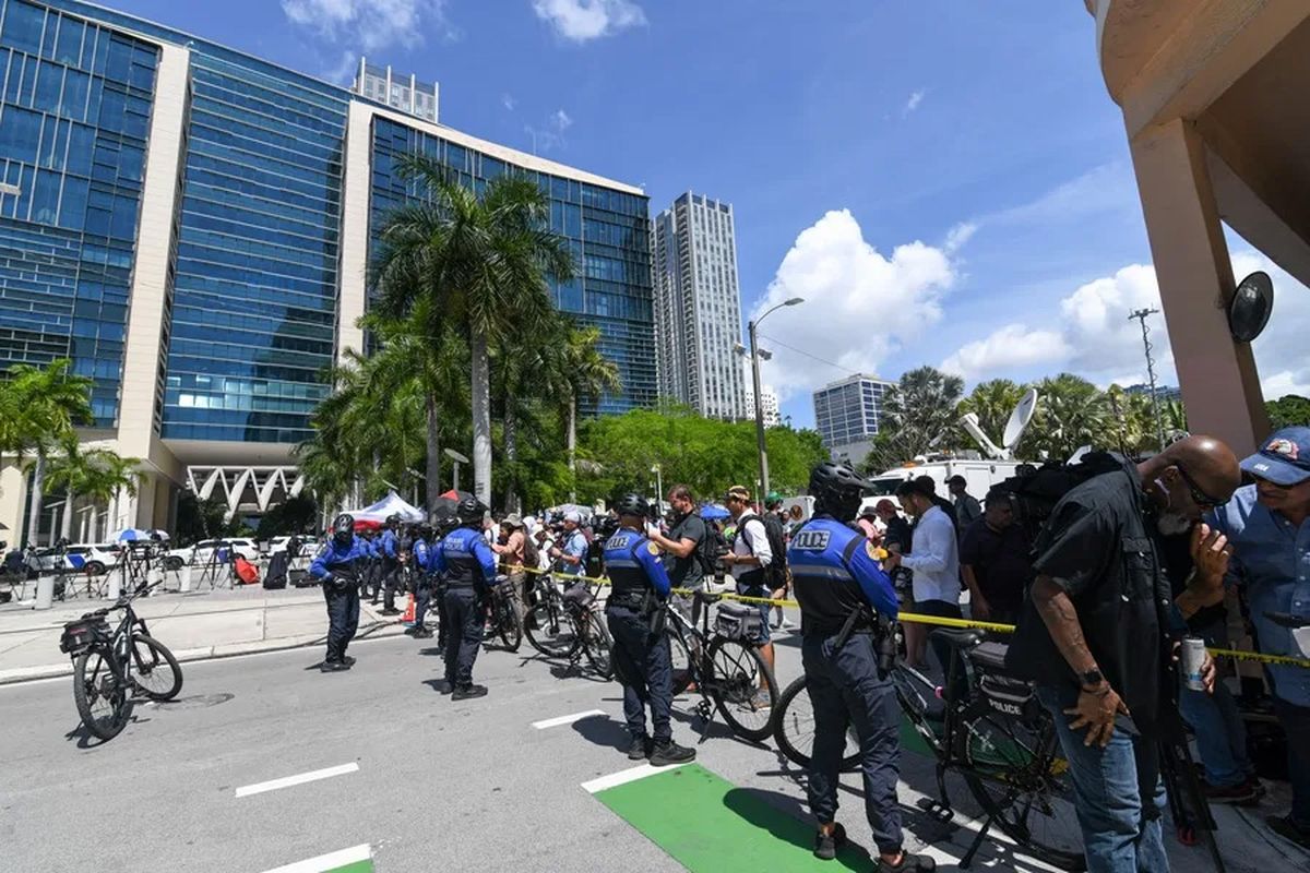 Agentes de policía de Miami (Archivo). Crédito: EFE/EPA/Christina Mendehall. Agentes de policía de Miami (Archivo). Crédito: EFE/EPA/Christina Mendehall.