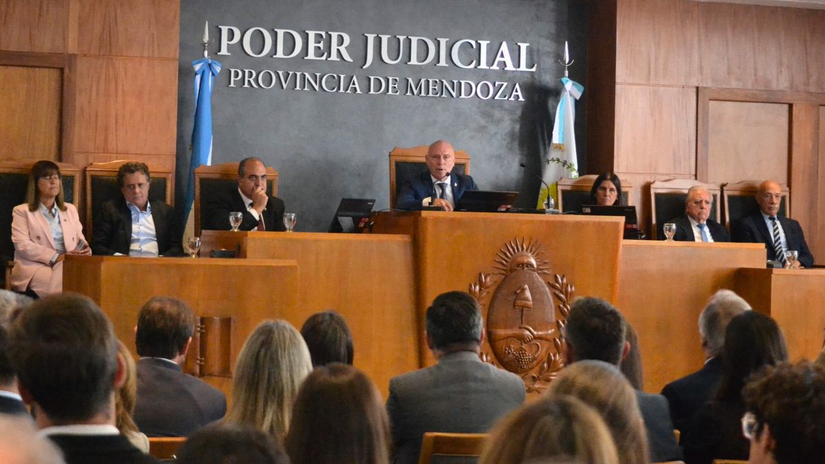 Los siete miembros de la Suprema Corte respaldaron el cambio en el trámite en el sistema de litigación sin costos.