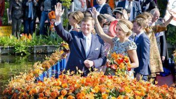 Holanda celebra el Día del Rey con música y mercadillos