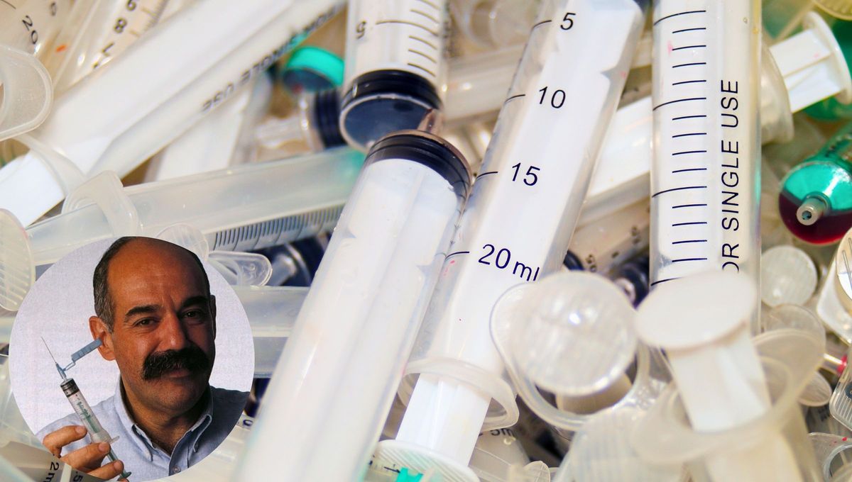 Carlos Arcusin y su invento la jeringa descartable. Carlos Arcusin y su invento la jeringa descartable.