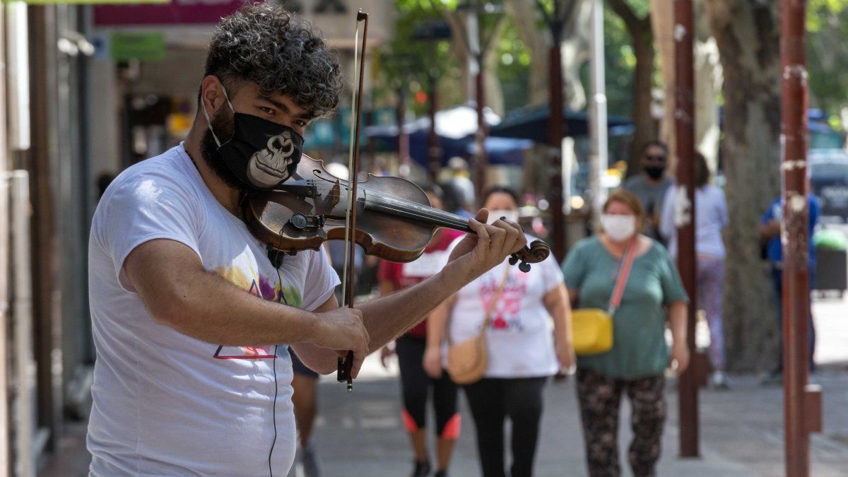 Mendoza retoma la fase de distanciamiento social. Así lo anunció este viernes el presidente Alberto Fernández.