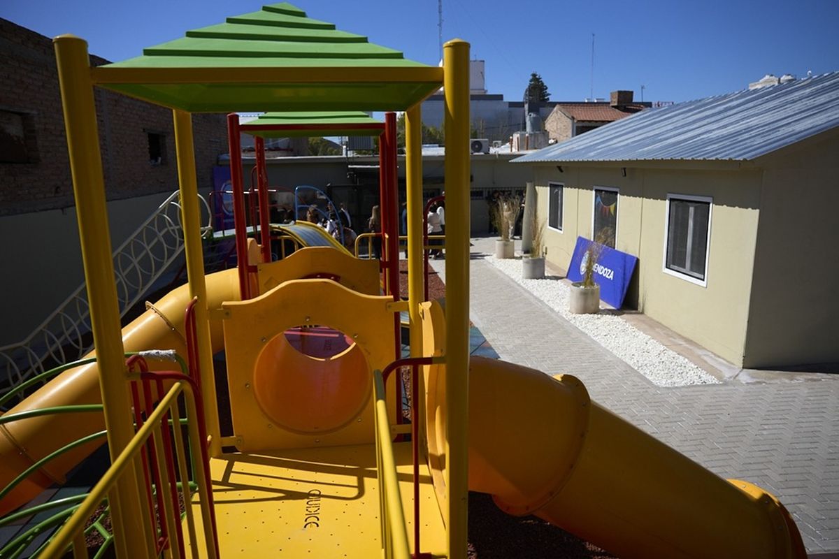 Este espacio tiene como objetivo generar un ambiente grupal y creativo que sirva como sostén emocional para los adolescentes. Este espacio tiene como objetivo generar un ambiente grupal y creativo que sirva como sostén emocional para los adolescentes.