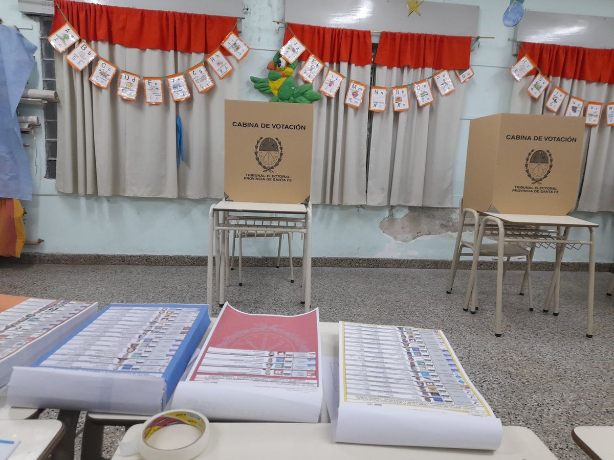 Santa Fe, como Mendoza, tiene el sistema de boleta única. Santa Fe, como Mendoza, tiene el sistema de boleta única.