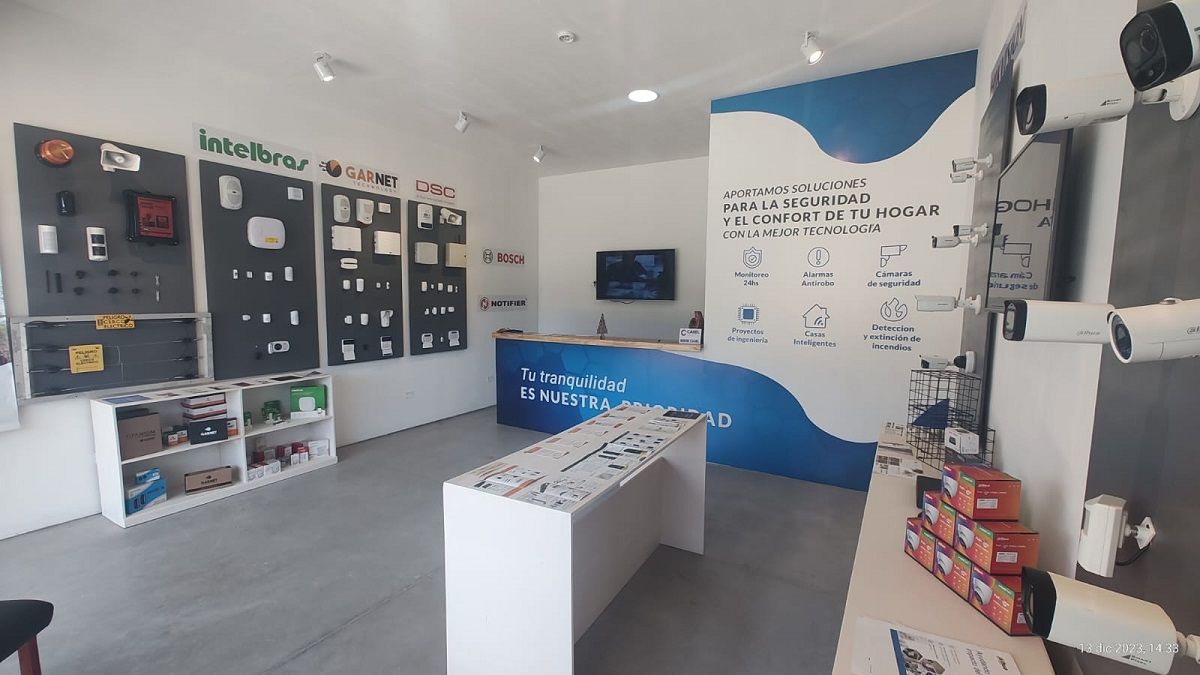 Nos dedicamos exclusivamente a la venta, instalación y mantenimiento de equipos. Nos dedicamos exclusivamente a la venta, instalación y mantenimiento de equipos.