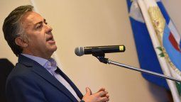 Cornejo aseguró que habrá un aumento extra para los docentes