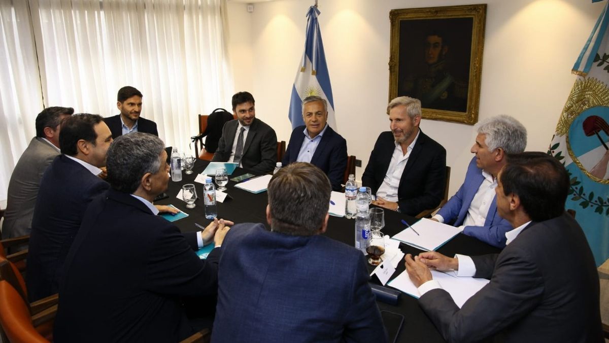 Alfredo Cornejo fue uno de los protagonistas en la reunión de mandatarios electos.