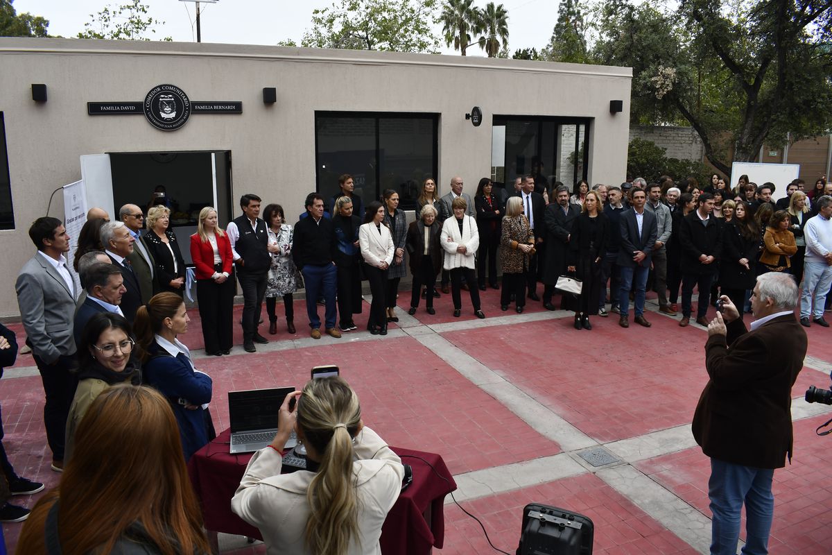 El acto de inauguración del comedor en la Universidad Maza. El acto de inauguración del comedor en la Universidad Maza.