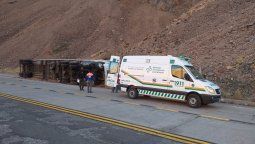 Un camión volcó en la Ruta 7 a la altura de Penitentes