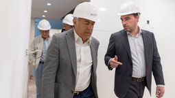 El gobernador Alfredo Cornejo junto al ministro de Salud, Rodolfo Montero, en una recorrida por una obra hospitalaria. El gobernador Alfredo Cornejo junto al ministro de Salud, Rodolfo Montero, en una recorrida por una obra hospitalaria.