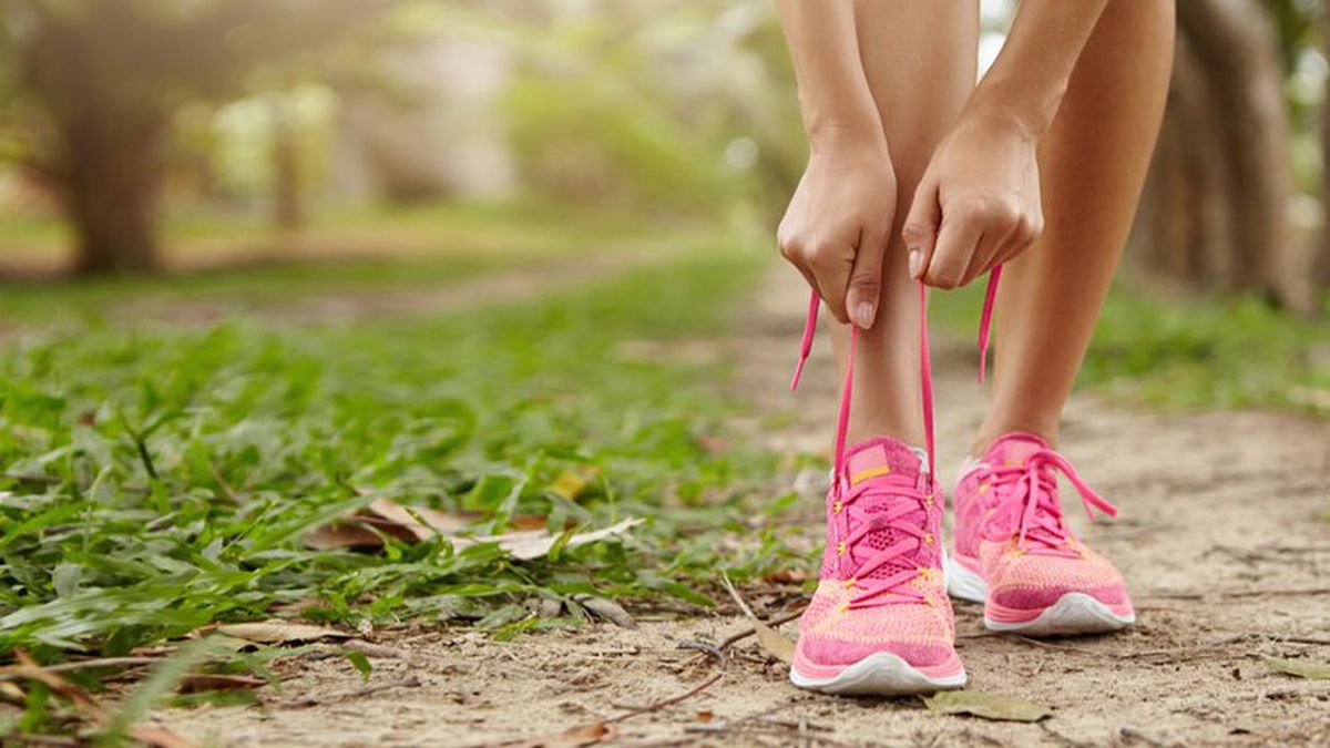 Camminare: per eseguire questo esercizio è necessario scegliere delle buone scarpe.