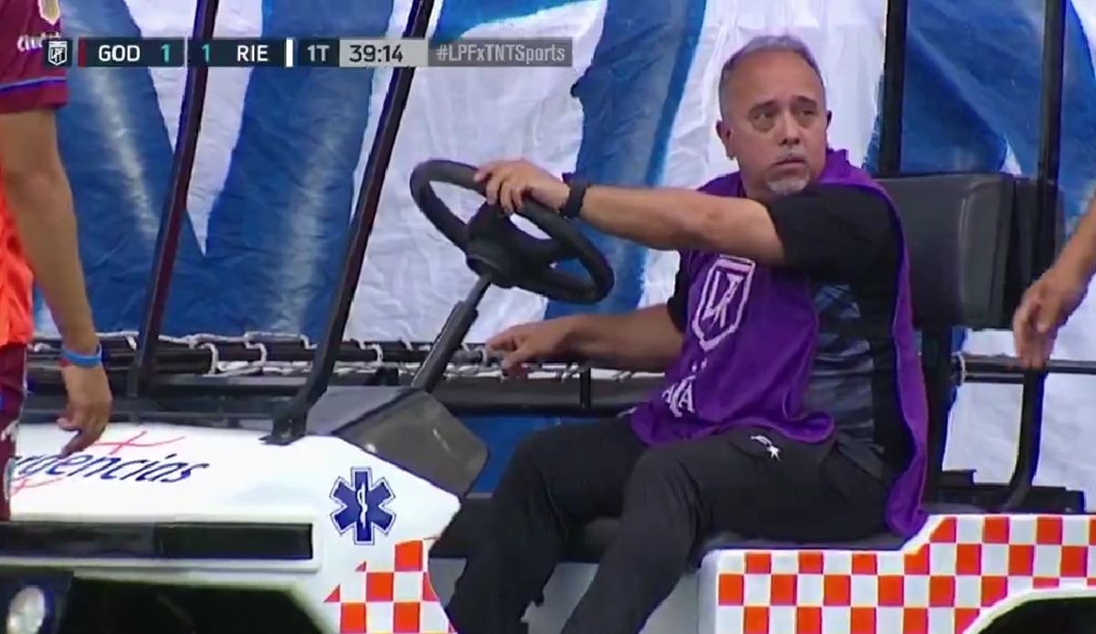 ¡Insólito! Echaron al conductor del carrito en Godoy Cruz-Riestra