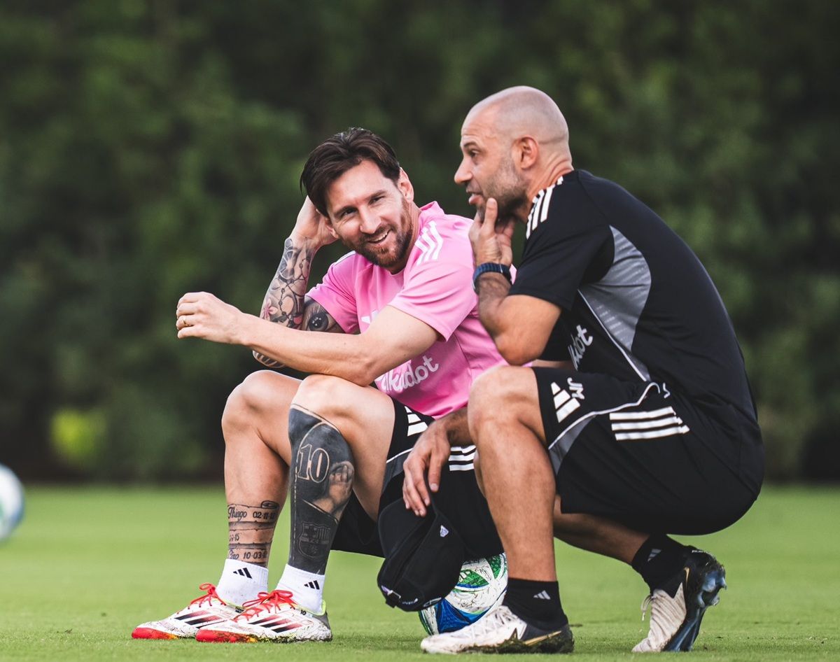 Junto a Messi, Mascherano competirá en el Mundial de Clubes. Junto a Messi, Mascherano competirá en el Mundial de Clubes.