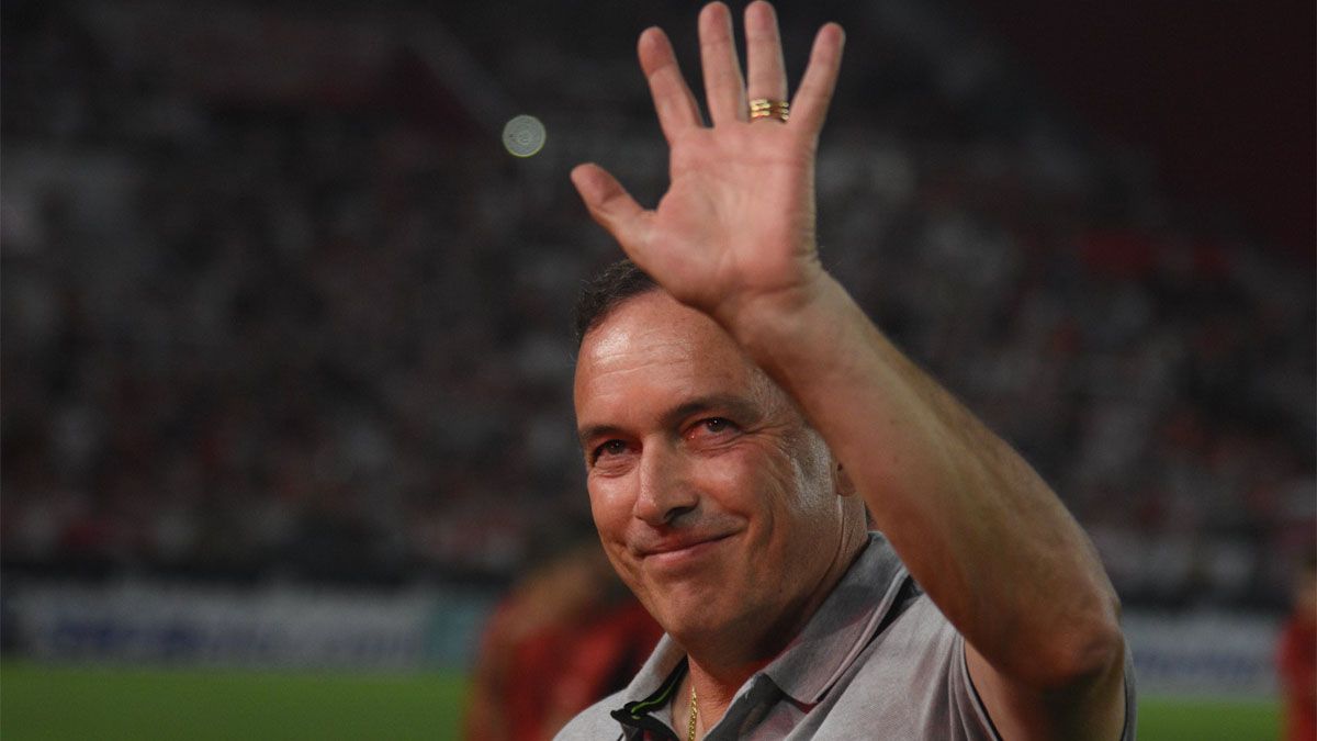 Abel Balbo se fue de Estudiantes de La Plata.