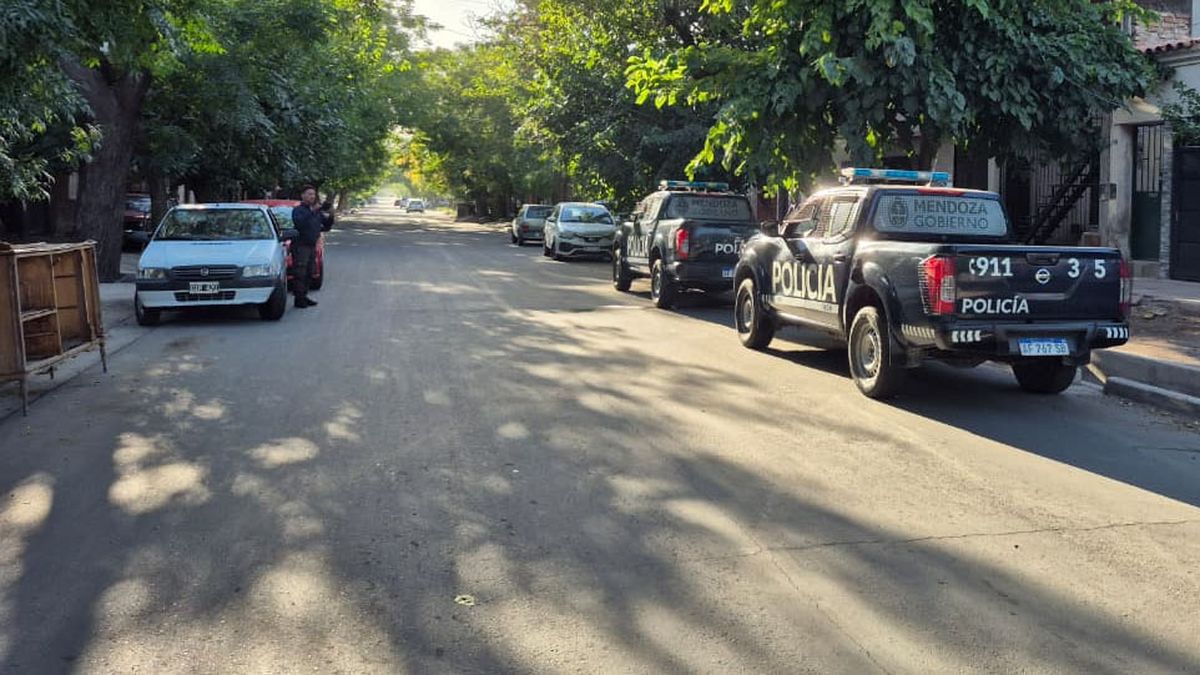 Los pesquisas buscan a los autores del crimen, en el que un joven de 26 años murió apuñalado. Los pesquisas buscan a los autores del crimen, en el que un joven de 26 años murió apuñalado.