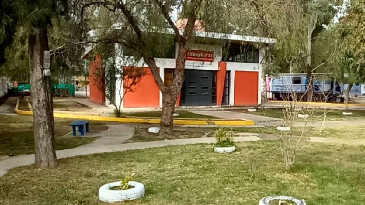 La plaza del barrio Victoria, en El Algarrobal, donde ocurrieron los hechos de abuso sexual. La plaza del barrio Victoria, en El Algarrobal, donde ocurrieron los hechos de abuso sexual.