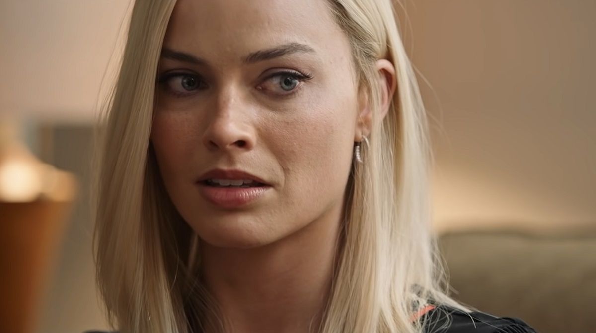 Margot Robbie interpreta a Kayla Pospisil en la película de Netflix El escándalo.