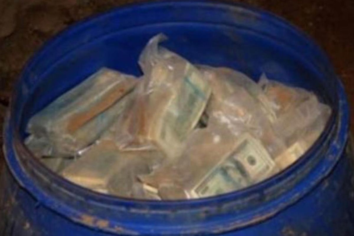 Parte de los millones de dólares que se encontraron Parte de los millones de dólares que se encontraron