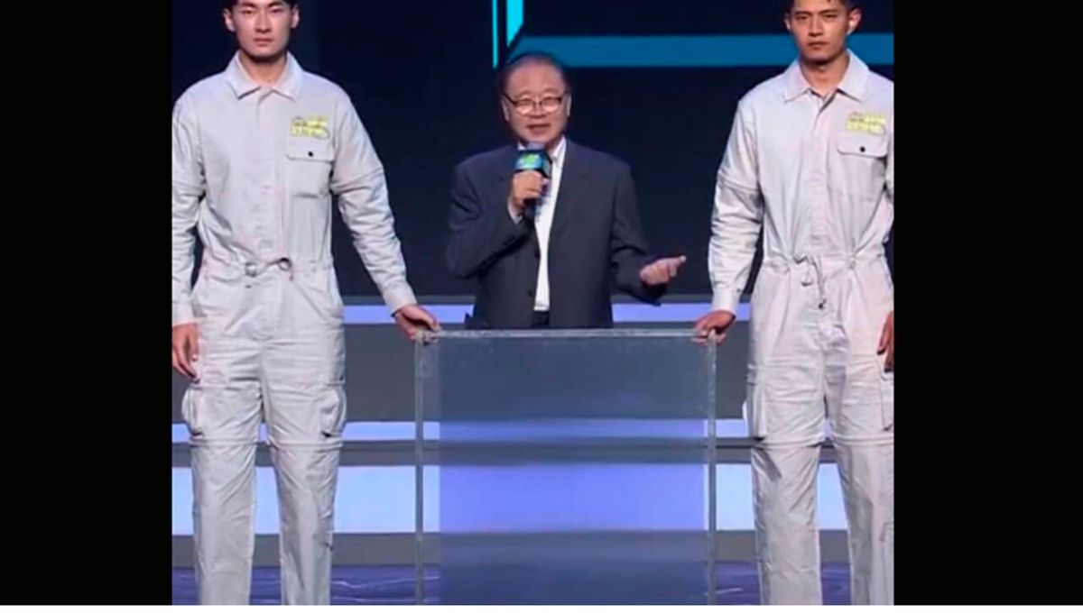 Un equipo de ingenieros de la Facultad de Ciencias de la Universidad Donghua, en China, presentó una placa capaz de generar un efecto óptico de invisibilidad. Un equipo de ingenieros de la Facultad de Ciencias de la Universidad Donghua, en China, presentó una placa capaz de generar un efecto óptico de invisibilidad.