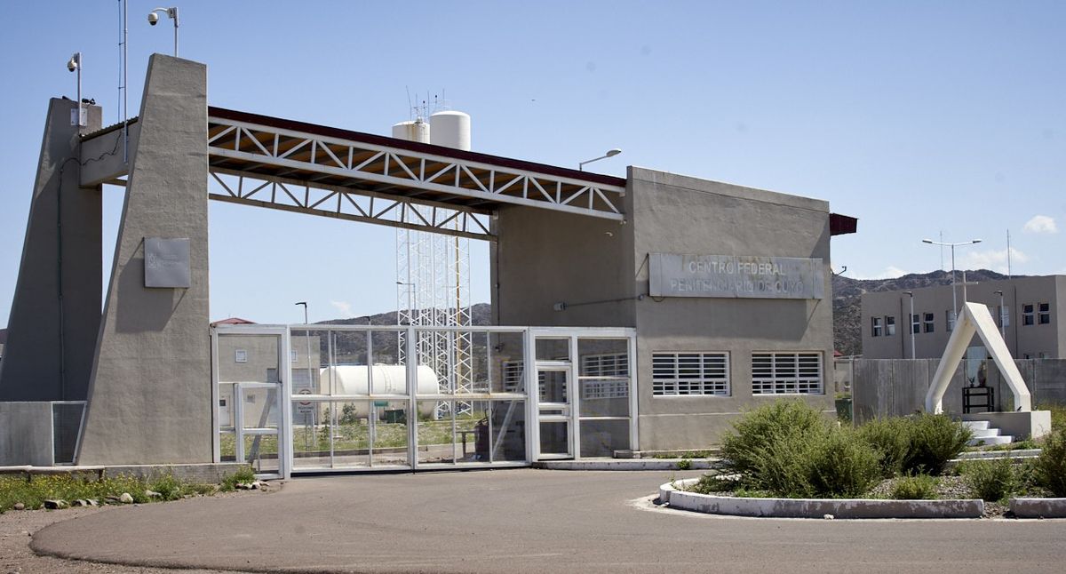 Ya desde afuera, respirando libertad. Ya desde afuera, respirando libertad.