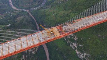 Construyen el puente más gigante del planeta Tierra: una construcción a más de 300 metros de altura Construyen el puente más gigante del planeta Tierra: una construcción a más de 300 metros de altura