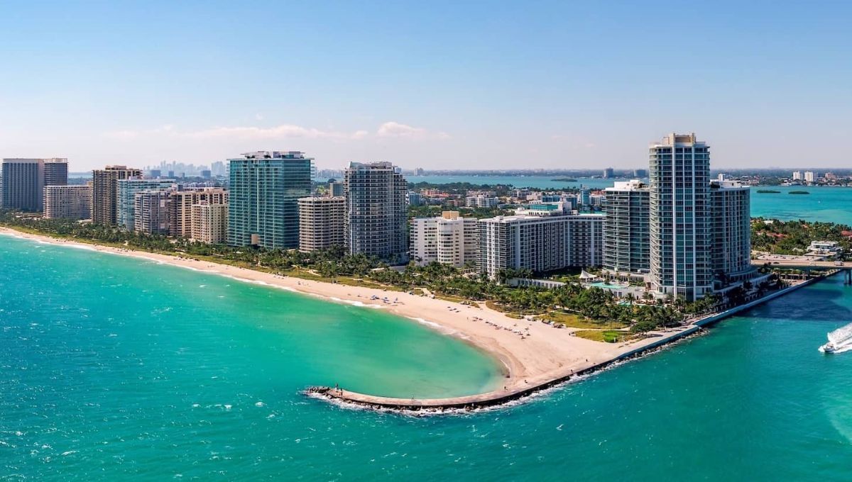 La playa al norte de Miami Beach que es una de las más elegantes para visitar