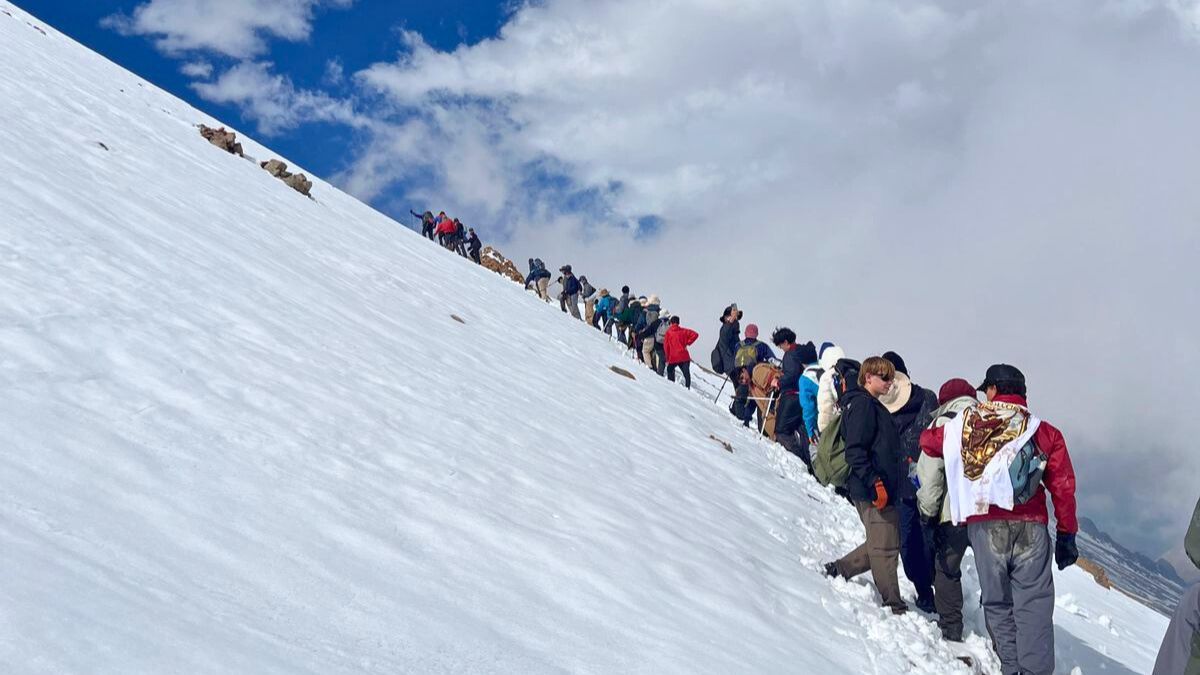 Jóvenes mendocinos y de provincias cercanas hicieron cumbre y revivieron el Cruce de los Andes