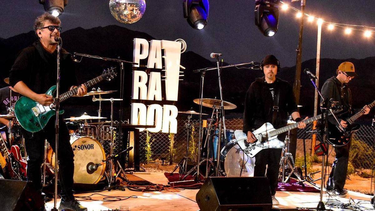 Bandas en el bar de Parador 1, en el perilago del dique Potrerillos de Mendoza. Bandas en el bar de Parador 1, en el perilago del dique Potrerillos de Mendoza.