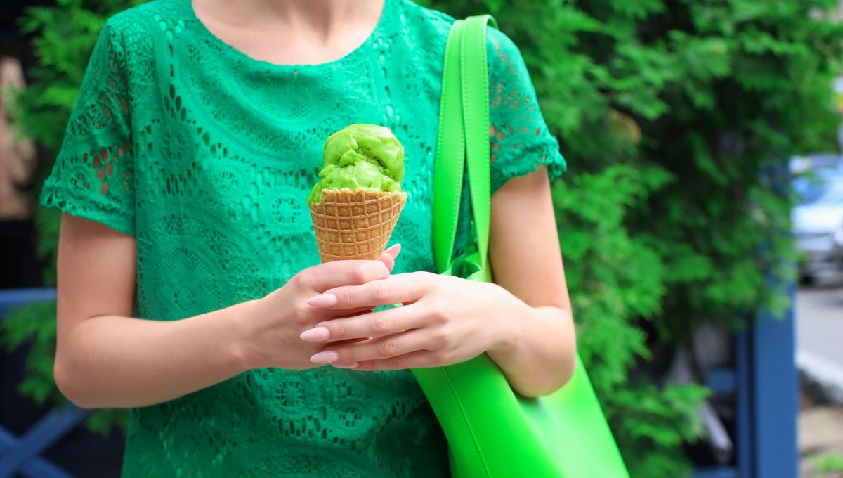 No todo el color verde se lo asocia a aspectos positivos, sino también, a algunos negativos No todo el color verde se lo asocia a aspectos positivos, sino también, a algunos negativos