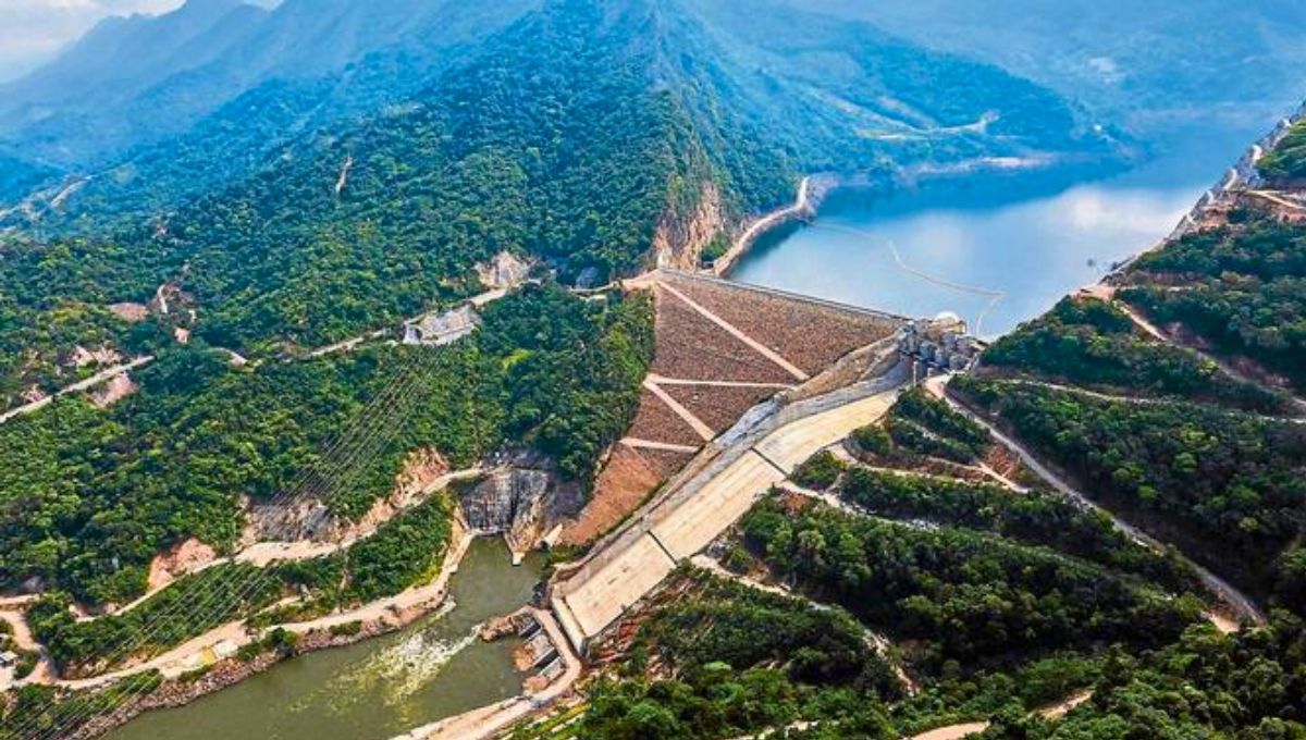 China transforma montañas de 4.300 metros de altura con una infraestructura que será fuente de energía para dos millones de hogares