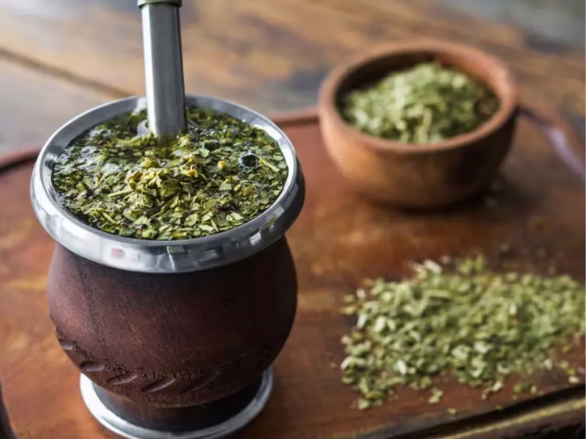 Mezclar romero con yerba mate: por qué recomiendan hacerlo y para qué sirve Mezclar romero con yerba mate: por qué recomiendan hacerlo y para qué sirve