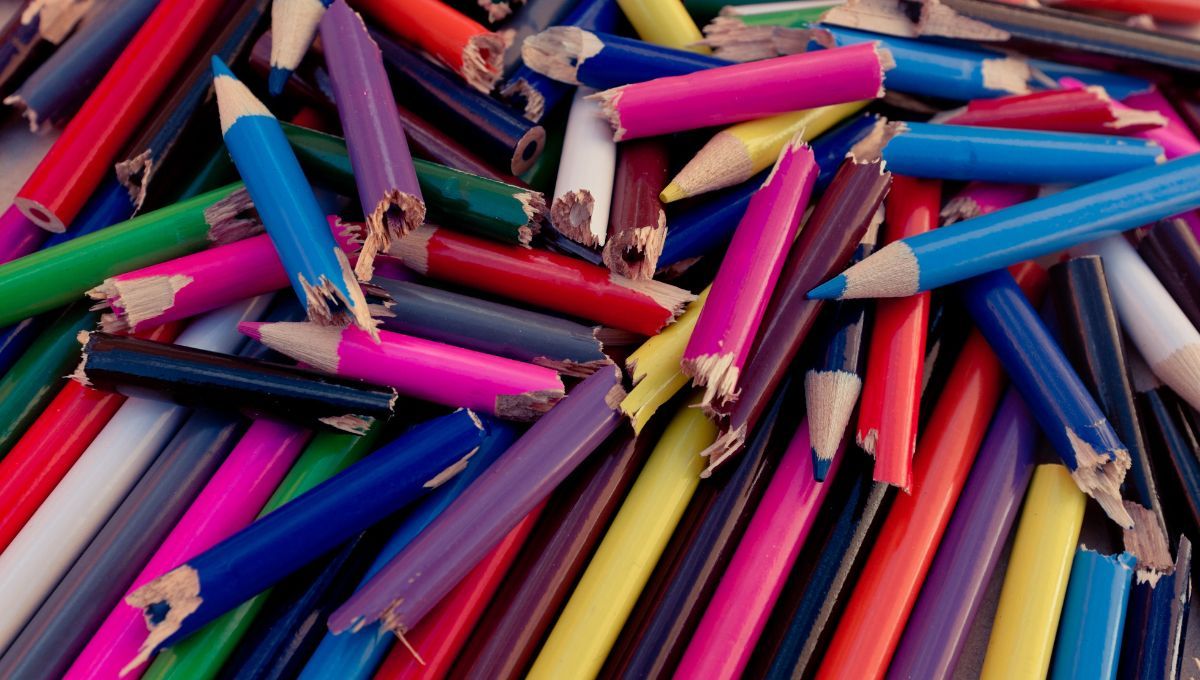 Quien tiene lápices de colores viejos en casa