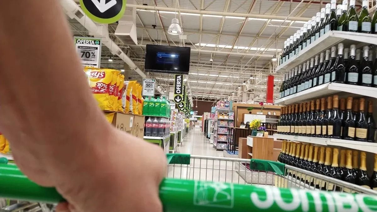 La compra que antes de hacía agregando ciertos alimentos de mayor calidad, ahora no se reemplaza en volúmen, sino en alimentos de una calidad inferior.