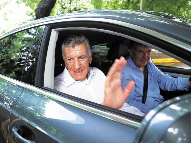 José Luis Gioja retoma la agenda de manera informal