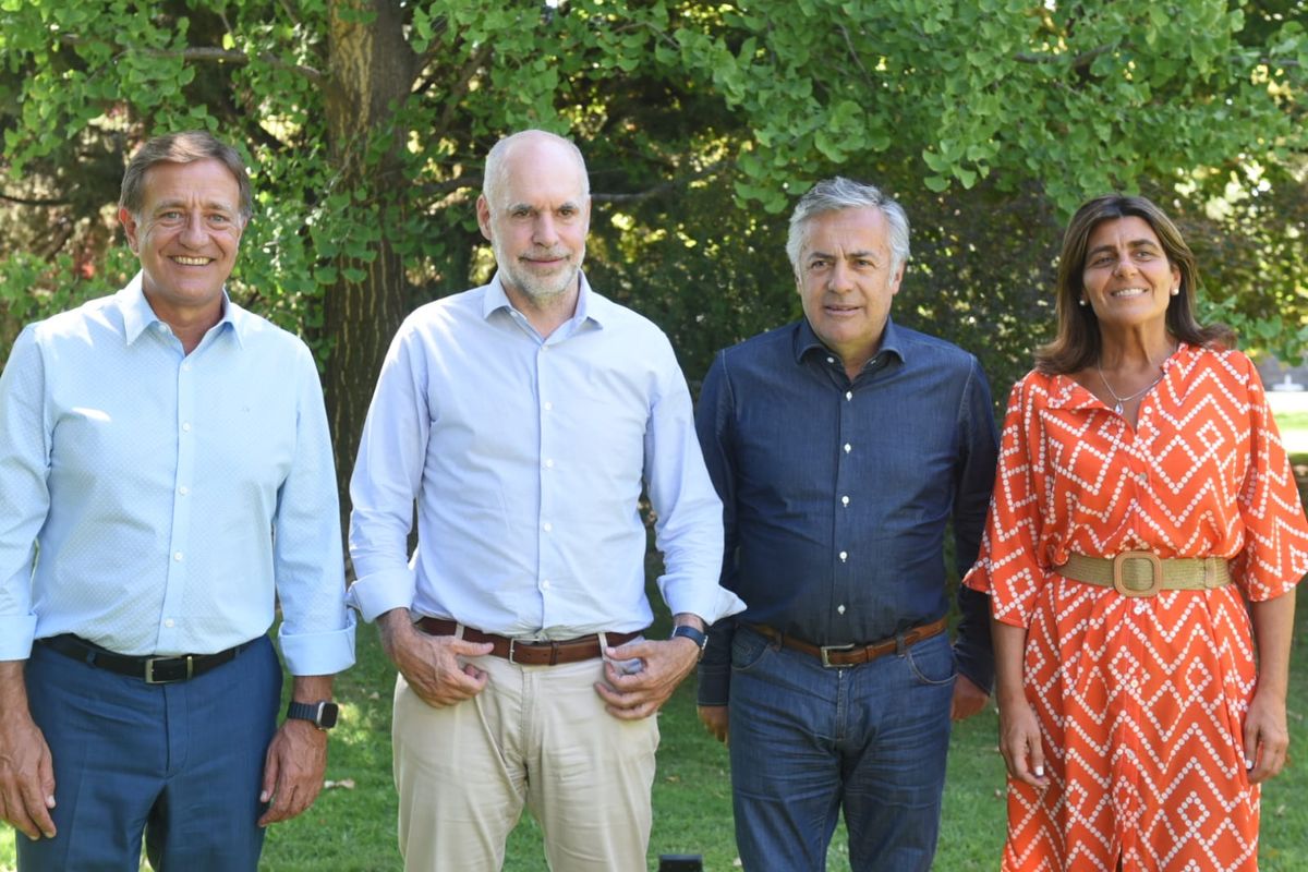 Rodolfo Suarez, Horacio Rodríguez Larreta, Alfredo Cornejo y Mariana Juri se reunieron en Mendoza la semana pasada.