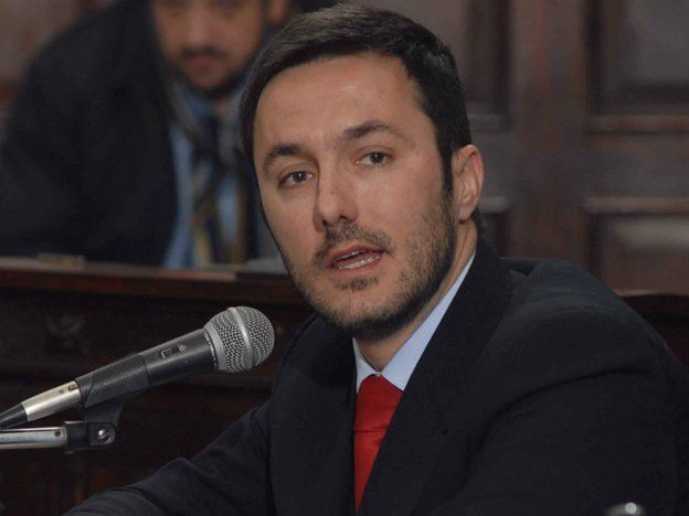 Luis Petri (UCR) afirmó que la reforma del Ministerio Público "es un indulto encubierto para cada uno de los acusados en causas de corrupción" del kirchnerismo, que ahora es oficialismo.