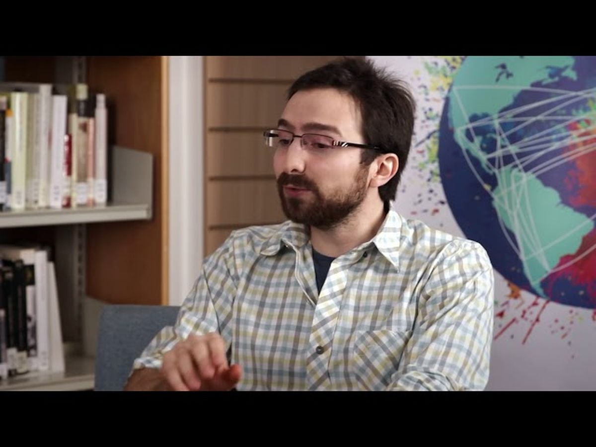 Battistón tiene muy buen sentido del humor. Battistón tiene muy buen sentido del humor.