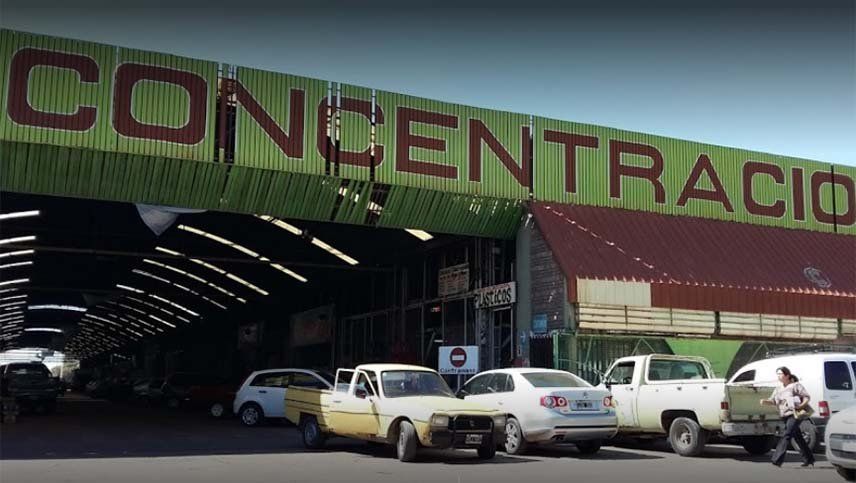 En cada feria la situación se repite: caen las ventas porque muchos puesteros solo venden en efectivo