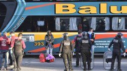 Coronavirus: detienen a un micro con 62 turistas a bordo en plena cuarentena