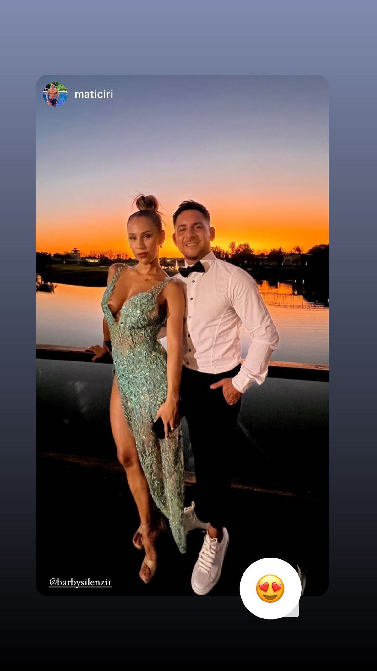 Explosión por el tremendo look de Barby Silenzi en la boda de Silvina Escudero.