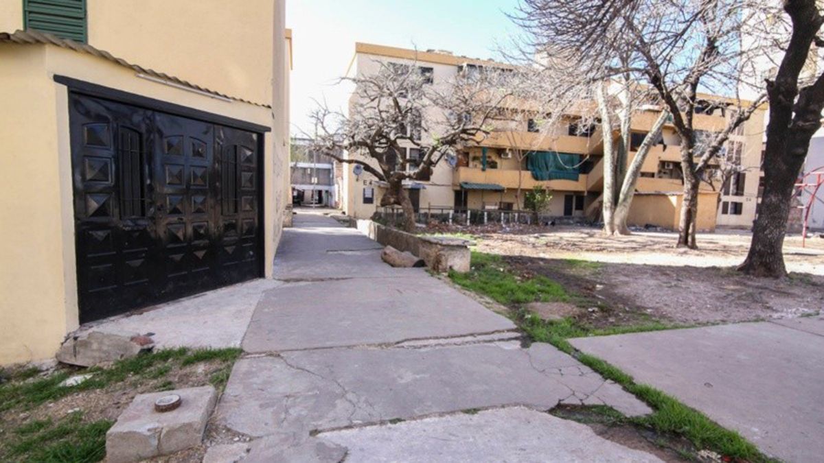 El ataque al comerciante se produjo en la zona sur de Rosario, donde el hombre se encontraba con su esposa cerrando el local, donde fue sorprendido por delincuentes