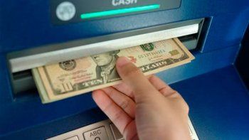 Hackers roban más de un millón de dólares de cajeros automáticos
