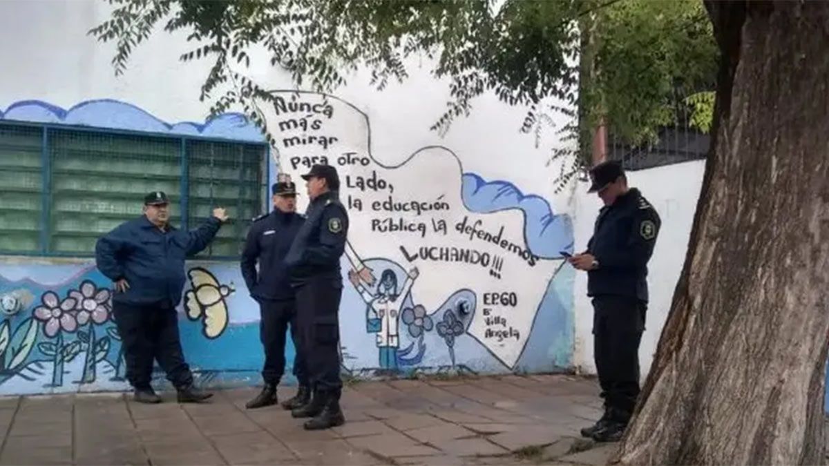 Escuela N° 60 de Moreno, llamada también Eva Perón. Aquí asisten la víctima y los victimarios.