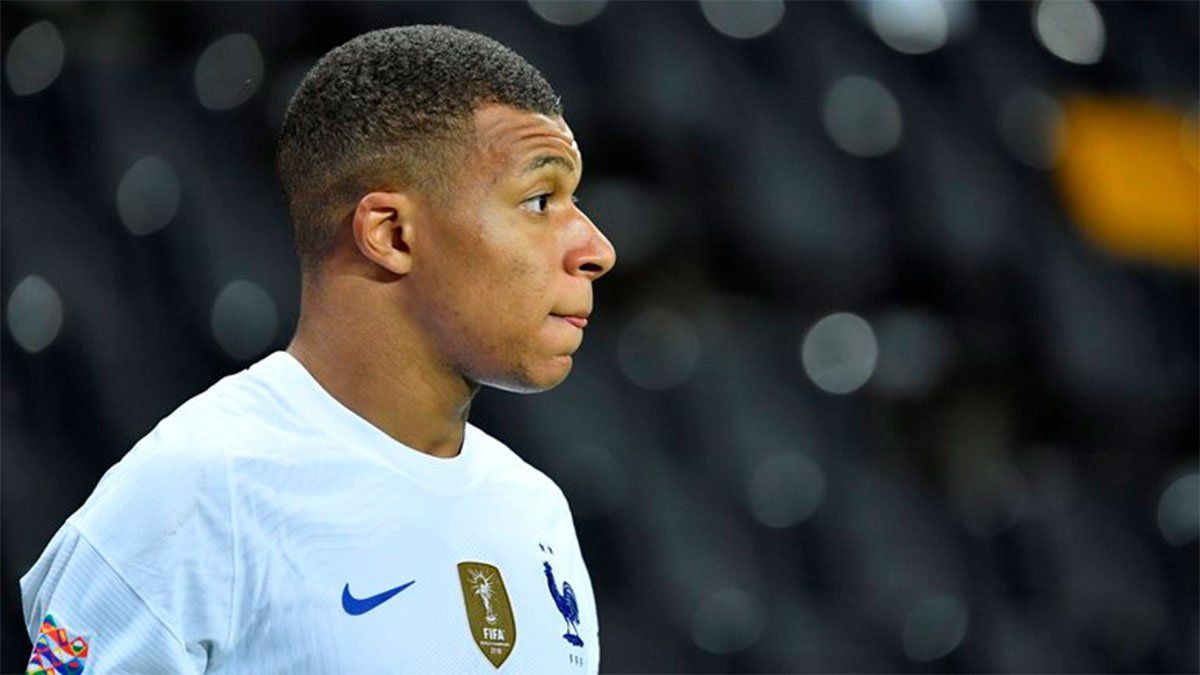 El Director Deportitvo de PSG ataca a la Federación Francesa por el positivo de Mbappé.